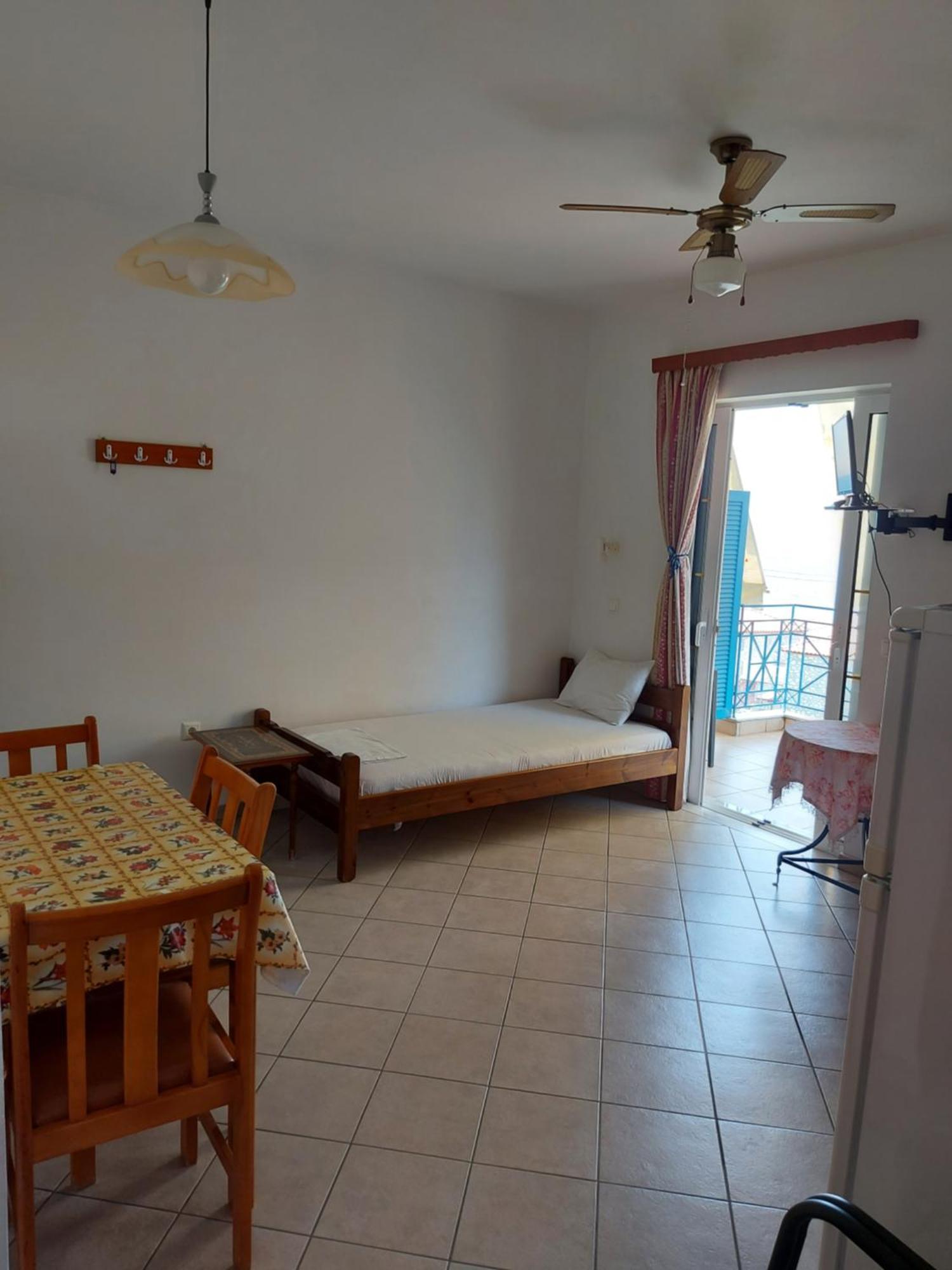 Matina Apartments Tyros Rum bild