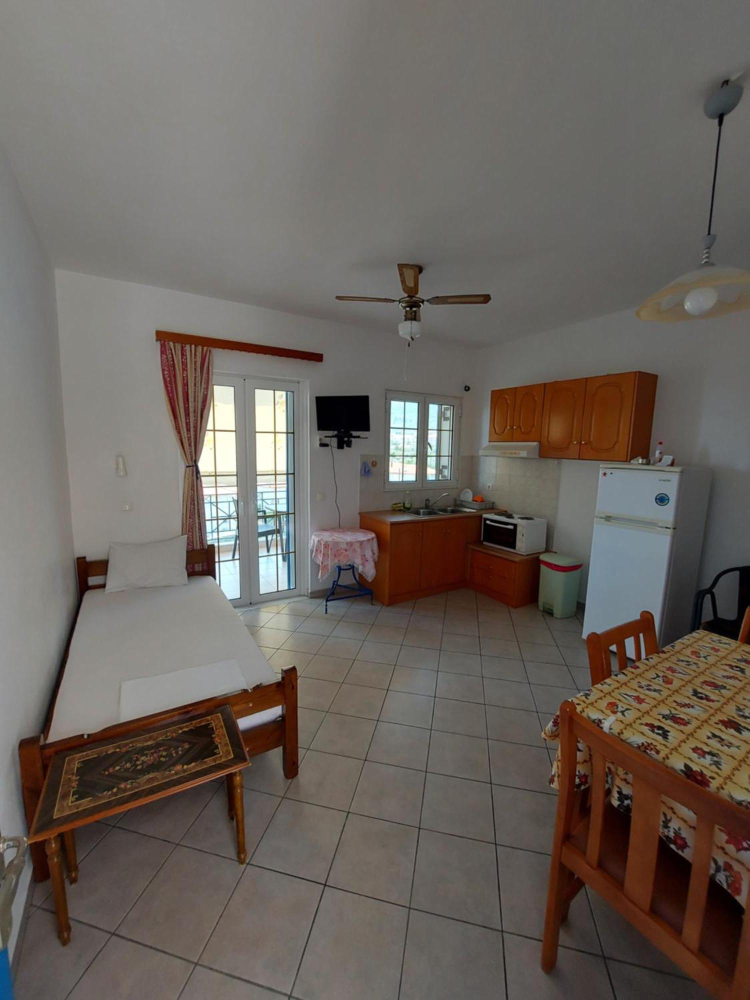 Matina Apartments Tyros Rum bild