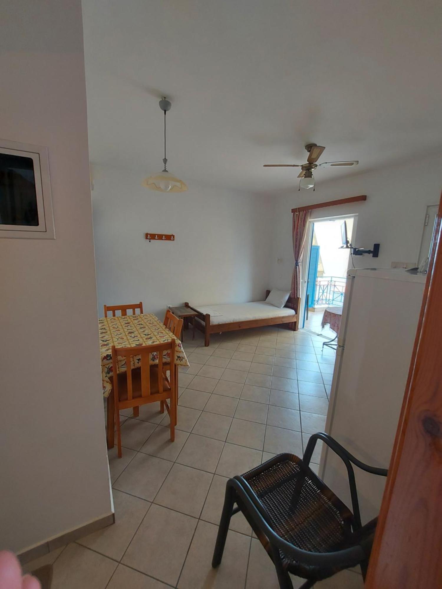 Matina Apartments Tyros Rum bild